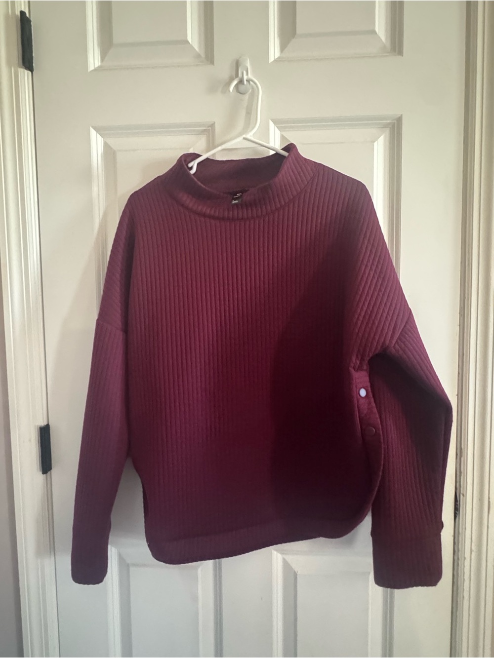 GAP Ribbed Mock Neck Pullover - Wine